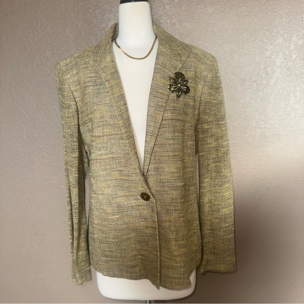 Vintage Jones New York Linen Blend Blazer with Gorgeous Brooch